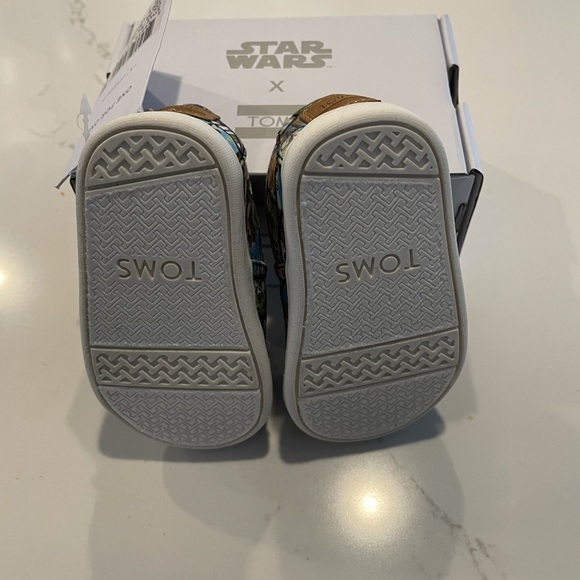 Toms Star Wars X Ewok Print Size 4 NWT - Picture 8 of 11